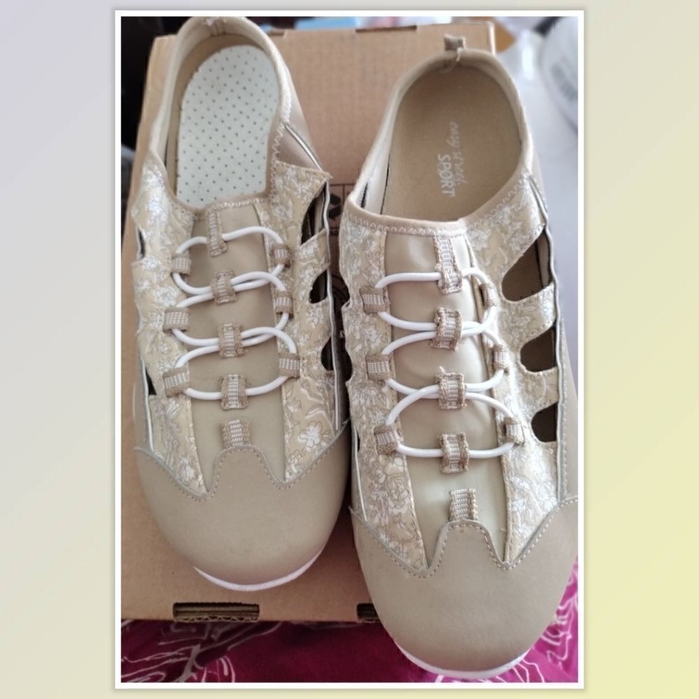 Easy Street Sport Tan Leather Slip On Sneakers Size 11m